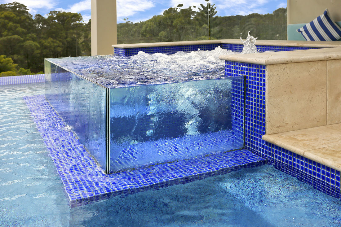 Modern Swimming Pool with Sleek Design and Crystal-clear Water in Thornleigh